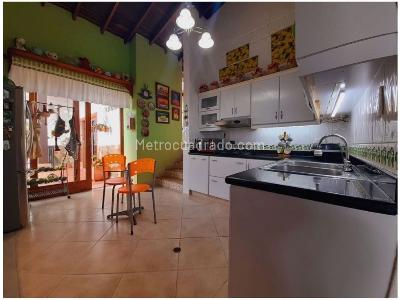 Casa de 4 alcobas en venta en Envigado, Medellín, 520 m² · foto 7 de 20