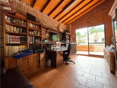 Casa de 5 alcobas en venta en El Chocho, Envigado, 550 m² · foto 4 de 20