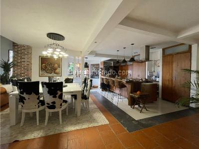 Casa de 5 alcobas en venta en El Chocho, Envigado, 550 m² · foto 13 de 20