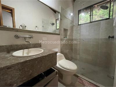 Casa de 5 alcobas en venta en El Chocho, Envigado, 550 m² · foto 15 de 20