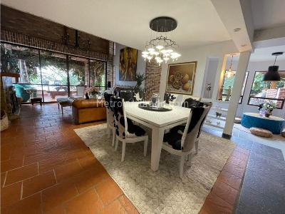 Casa de 5 alcobas en venta en El Chocho, Envigado, 550 m² · foto 16 de 20
