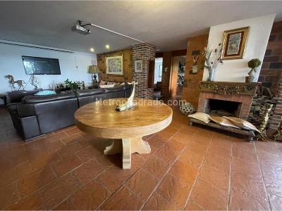 Casa de 5 alcobas en venta en El Chocho, Envigado, 550 m² · foto 17 de 20