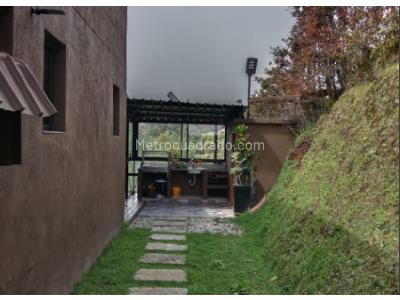 Casa de 3 alcobas en venta en Escobero, Envigado, 1350 m² · foto 3 de 17