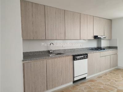 Apartamento de 3 alcobas en venta en Poblado San Lucas, Medellín, 140 m² · foto 2 de 14