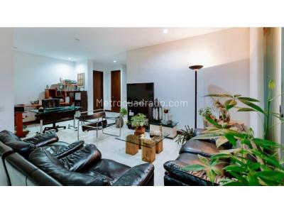 Apartamento de 3 alcobas en venta en El Poblado, Medellín, 200 m² · foto 2 de 18