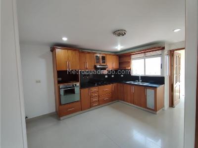 Apartamento en venta en Laureles, Medellín · foto 3 de 18