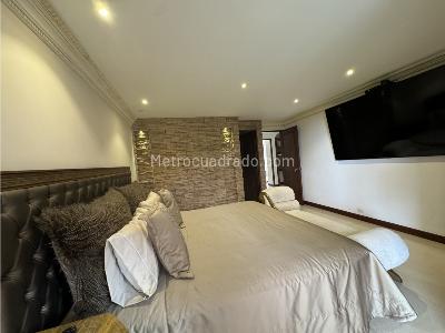 Apartamento de 3 alcobas en venta en El Poblado, Medellín, 186 m² · foto 3 de 20