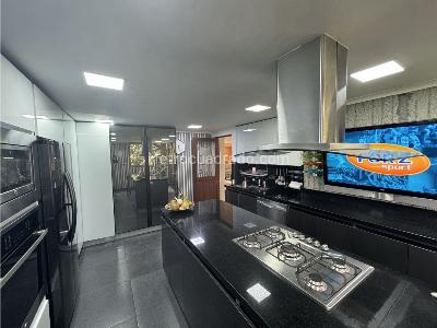 Apartamento de 3 alcobas en venta en El Poblado, Medellín, 186 m² · foto 15 de 20