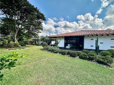 Casa de 3 alcobas en venta en Llanogrande, Rionegro, 300 m² · foto 3 de 7