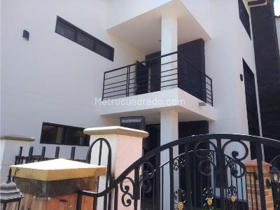 Casa de 3 alcobas en venta en San Antonio De Pereira, Rionegro, 353 m² · foto 10 de 11