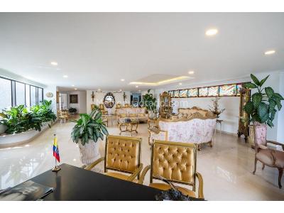Apartamento de 4 alcobas en venta en Los Balsos, Medellín, 380 m² · foto 2 de 20