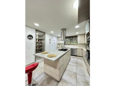 Casa de 5 alcobas en venta en Envigado, Envigado · foto 9 de 20