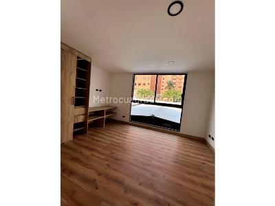 Apartamento de 3 alcobas en venta en Laureles, Medellín, 165 m² · foto 6 de 10