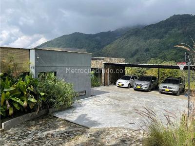 Casa de 3 alcobas en venta en Niquia, Bello · foto 13 de 15