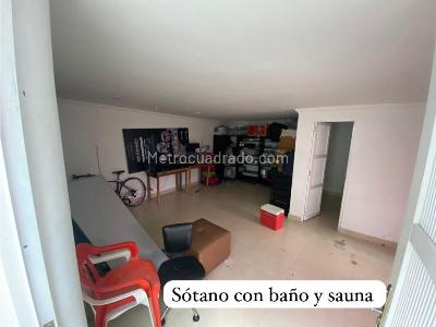 Casa de 4 alcobas en venta en El Poblado, Medellín, 332 m² · foto 8 de 19