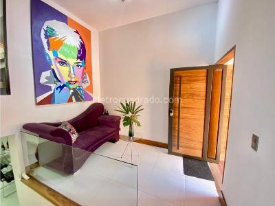Casa de 3 alcobas en venta en El Poblado, Medellín, 490 m² · foto 4 de 20