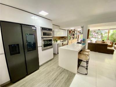 Casa de 3 alcobas en venta en El Poblado, Medellín, 490 m² · foto 9 de 20