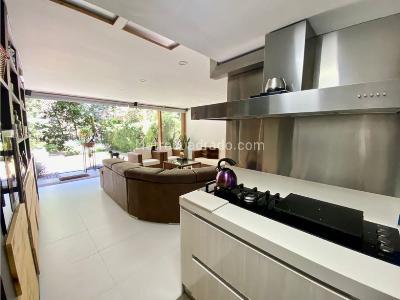 Casa de 3 alcobas en venta en El Poblado, Medellín, 490 m² · foto 10 de 20