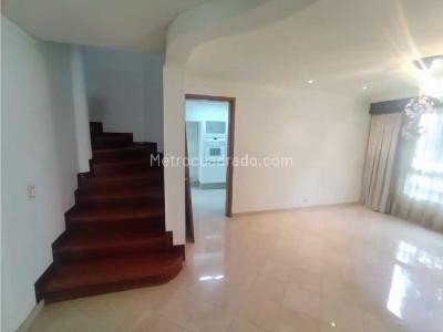 Casa de 3 alcobas en venta en Provenza, Medellín, 380 m² · foto 2 de 20