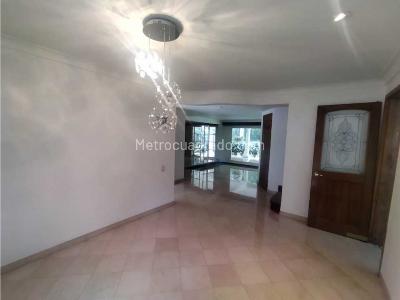 Casa de 3 alcobas en venta en Provenza, Medellín, 380 m² · foto 3 de 20