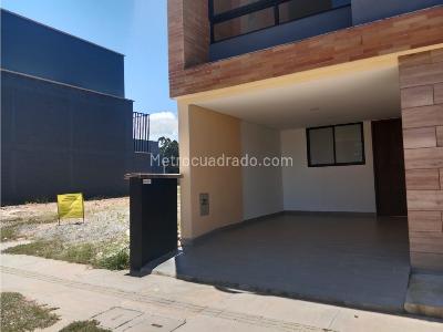 Casa de 4 alcobas en venta en Barro Blanco, Rionegro, 220 m² · foto 5 de 20