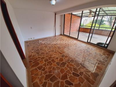 Apartamento de 3 alcobas en venta en El Poblado, Medellín, 200 m² · foto 2 de 20