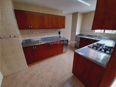 Apartamento de 3 alcobas en venta en El Poblado, Medellín, 200 m² · foto 8 de 20