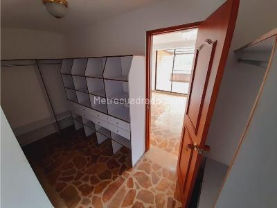 Apartamento de 3 alcobas en venta en El Poblado, Medellín, 200 m² · foto 16 de 20