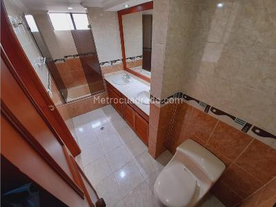 Apartamento de 3 alcobas en venta en El Poblado, Medellín, 200 m² · foto 17 de 20