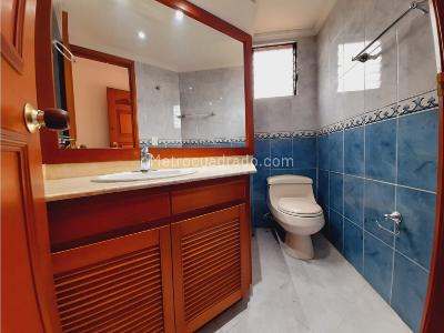 Apartamento de 3 alcobas en venta en El Poblado, Medellín, 200 m² · foto 18 de 20