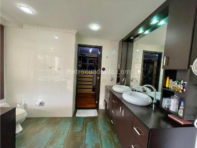 Apartamento en venta en El Poblado, Medellín · foto 16 de 20