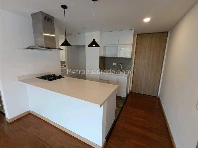 Apartamento de 2 alcobas en venta en Poblado El Campestre, Medellín, 75 m² · foto 3 de 14