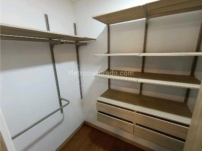 Apartamento de 2 alcobas en venta en Poblado El Campestre, Medellín, 75 m² · foto 13 de 14