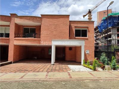Casa de 5 alcobas en venta en El Poblado, Medellín, 430 m² · foto 3 de 20