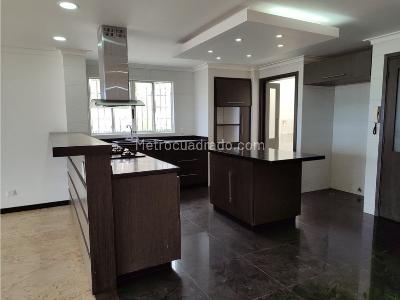 Casa de 5 alcobas en venta en El Poblado, Medellín, 430 m² · foto 4 de 20