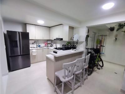 Casa de 5 alcobas en venta en Belen, Medellín, 270 m² · foto 2 de 20