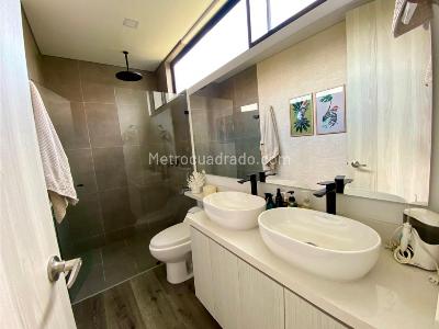 Apartamento de 3 alcobas en venta en El Poblado, Medellín, 156 m² · foto 10 de 19