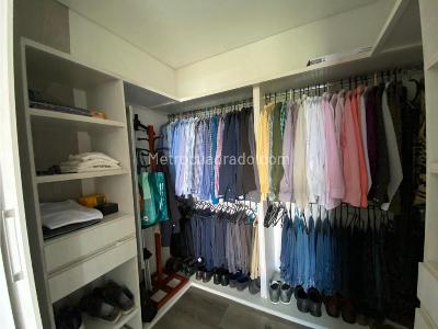 Apartamento de 3 alcobas en venta en El Poblado, Medellín, 156 m² · foto 18 de 19