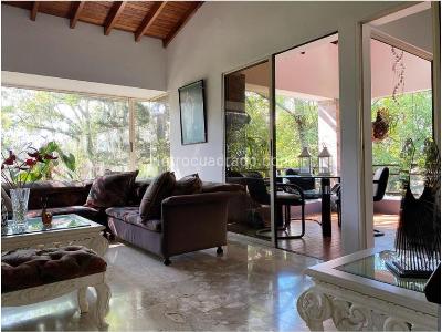 Apartamento de 5 alcobas en venta en Los Naranjos, Medellín, 247 m² · foto 3 de 10