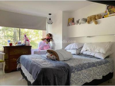 Apartamento de 5 alcobas en venta en Los Naranjos, Medellín, 247 m² · foto 8 de 10