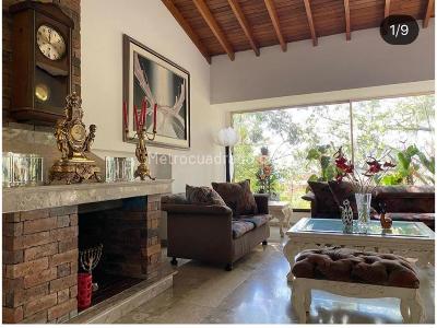 Apartamento de 5 alcobas en venta en Los Naranjos, Medellín, 247 m² · foto 10 de 10