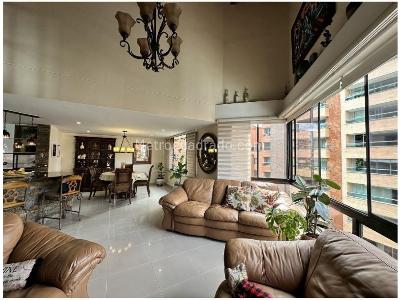 Apartamento de 4 alcobas en venta en Laureles, Medellín, 215 m² · foto 3 de 20