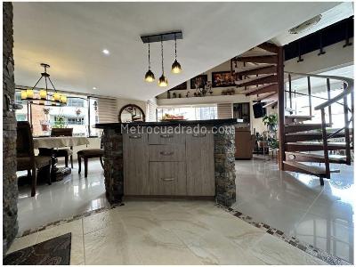 Apartamento de 4 alcobas en venta en Laureles, Medellín, 215 m² · foto 9 de 20