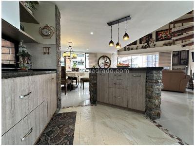 Apartamento de 4 alcobas en venta en Laureles, Medellín, 215 m² · foto 10 de 20