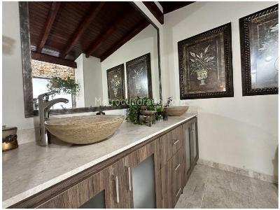 Apartamento de 4 alcobas en venta en Laureles, Medellín, 215 m² · foto 14 de 20