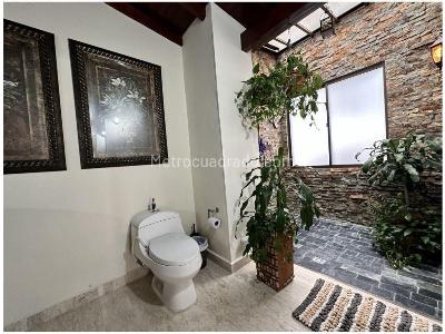 Apartamento de 4 alcobas en venta en Laureles, Medellín, 215 m² · foto 16 de 20