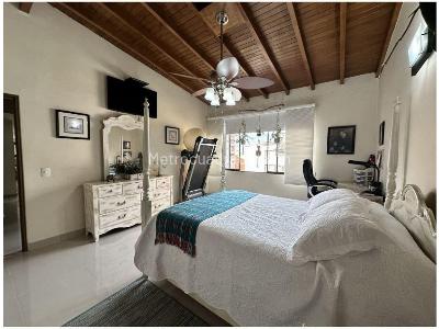 Apartamento de 4 alcobas en venta en Laureles, Medellín, 215 m² · foto 18 de 20