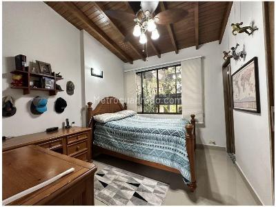 Apartamento de 4 alcobas en venta en Laureles, Medellín, 215 m² · foto 20 de 20