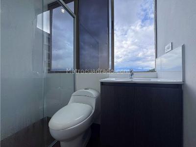 Apartamento en venta en El Poblado, Medellín · foto 6 de 20
