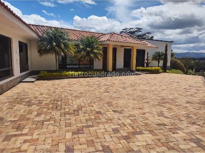 Casa de 4 alcobas en venta en Via Rionegro La Ceja Carmen De Viboral, Rionegro · foto 3 de 20